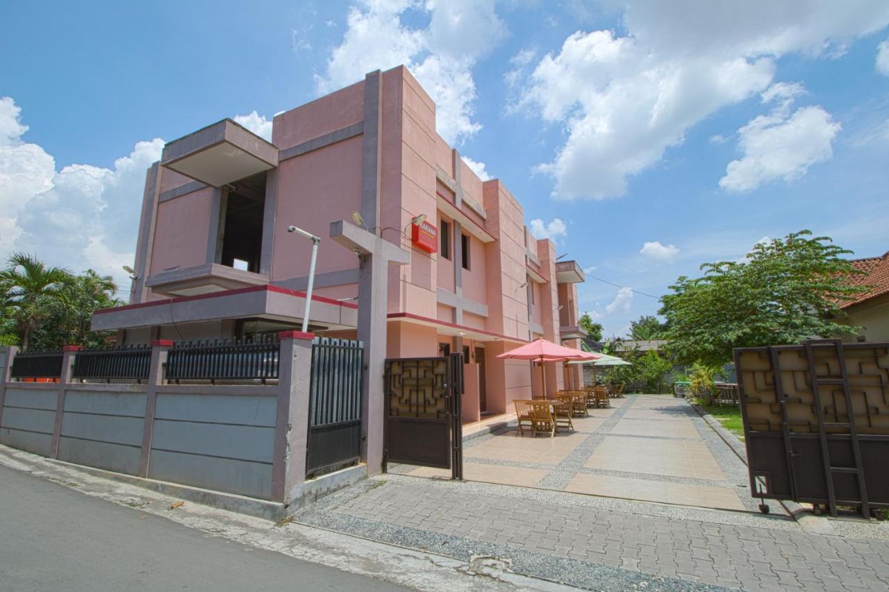 Отель Karana House Syariah Melati Экстерьер фото