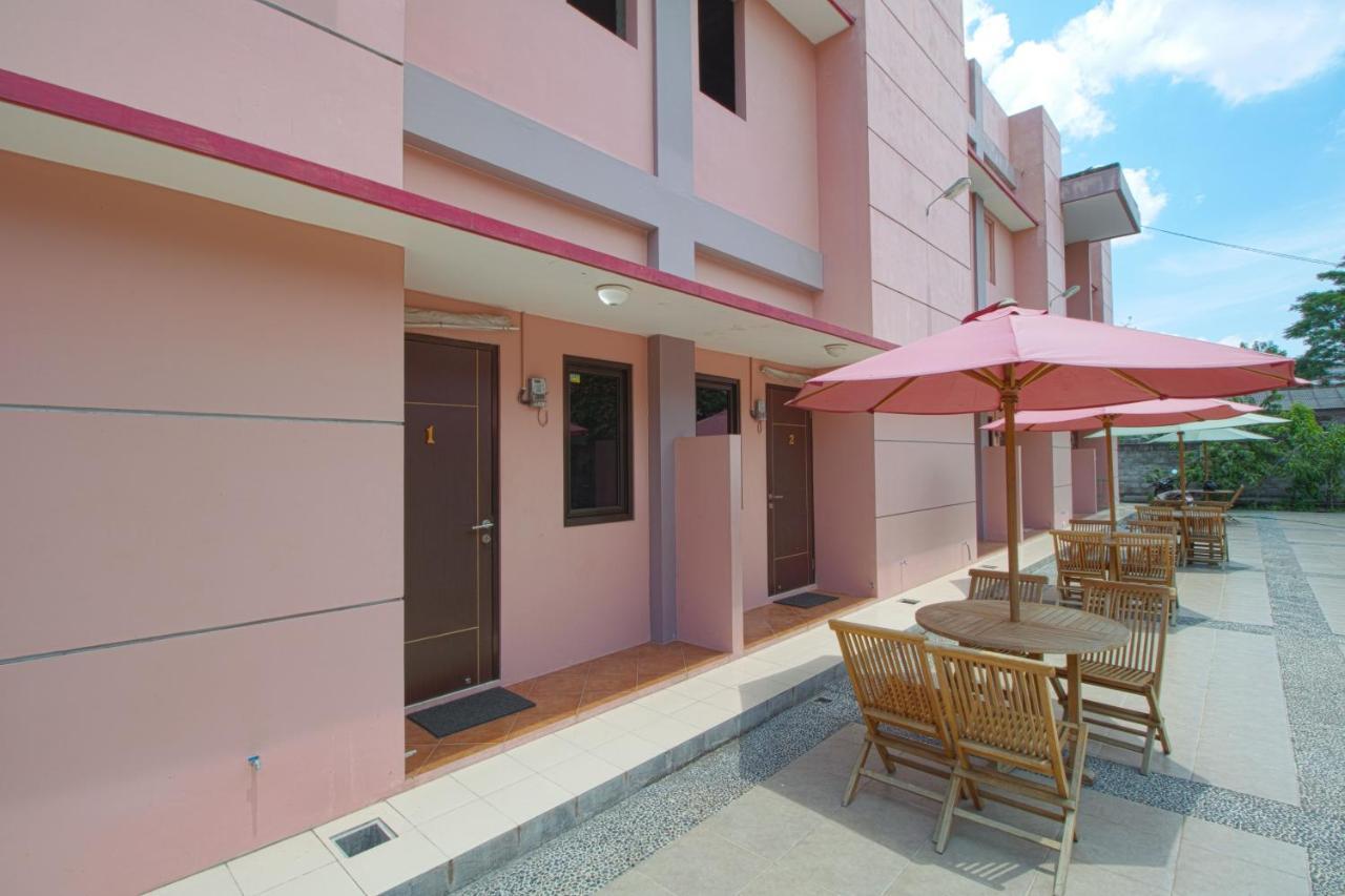 Отель Karana House Syariah Melati Экстерьер фото