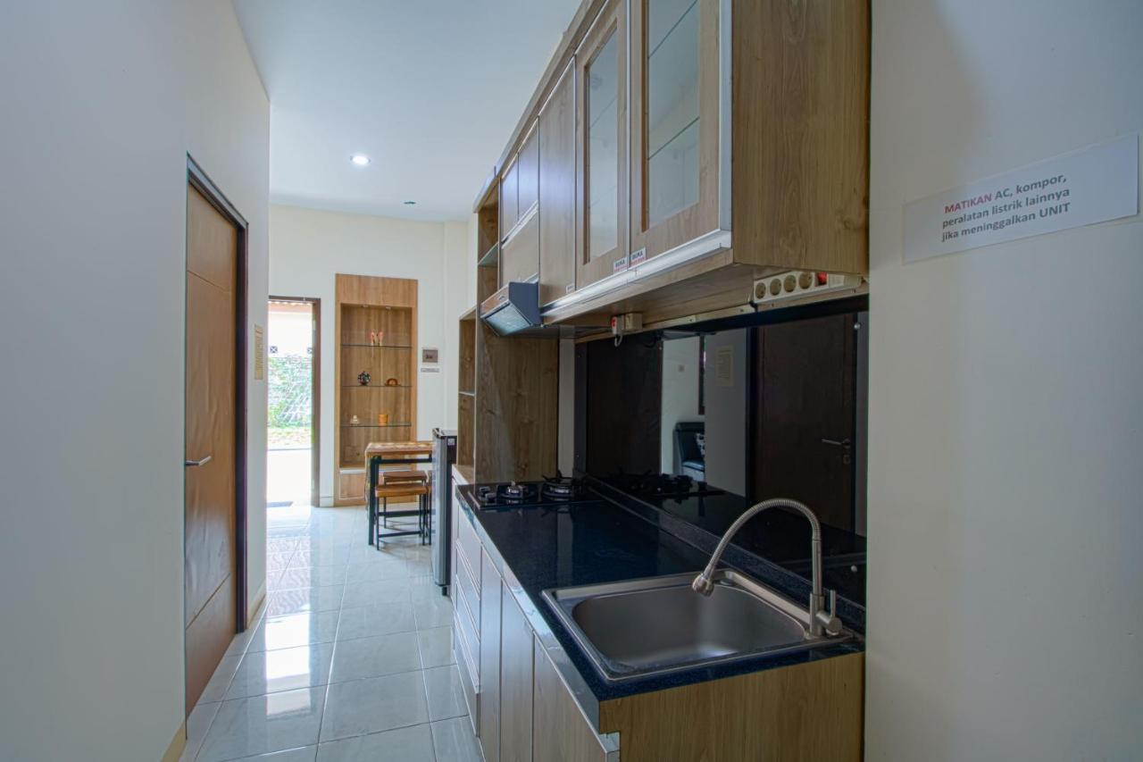 Отель Karana House Syariah Melati Экстерьер фото